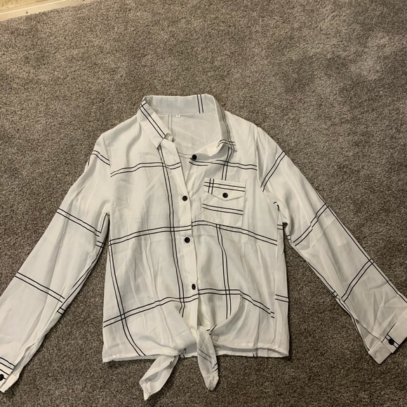 Tops - Stipped long sleeve front tie shirt